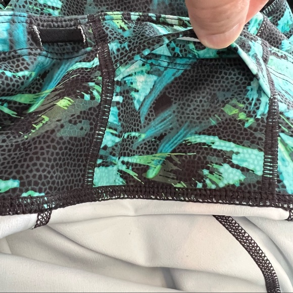 Athleta Napali capri leggings Medium - Picture 11 of 12